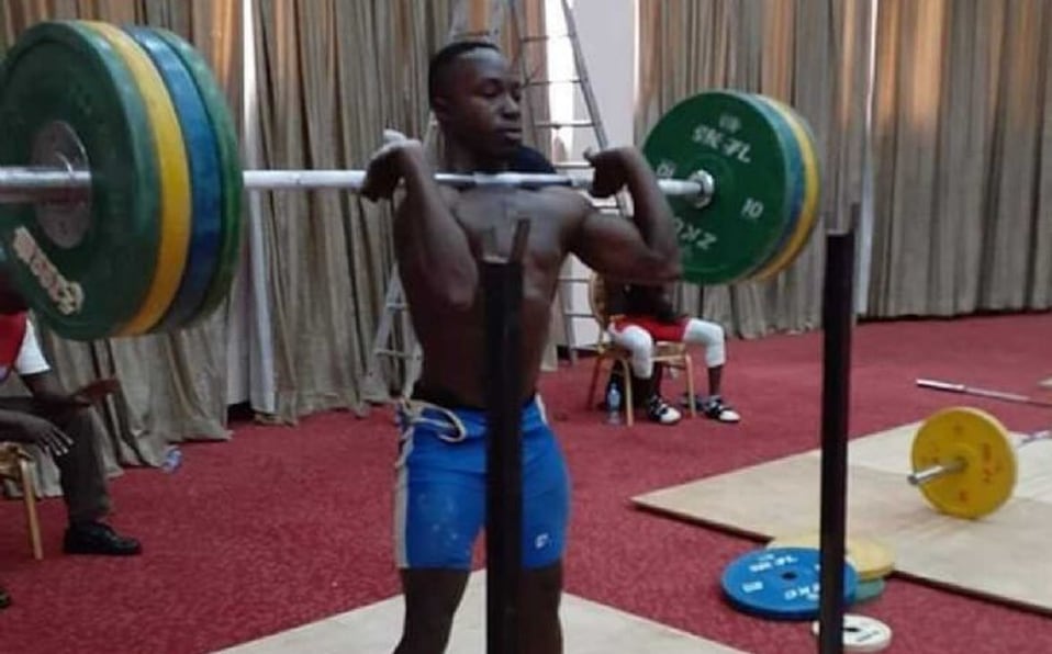 El atleta tiene 20 años años y ganó una medalla de bronce en el campeonato africano. 