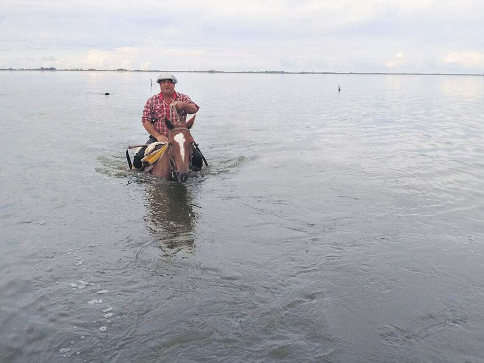 General Villegas ya lleva quince meses de emergencia y se espera más agua.