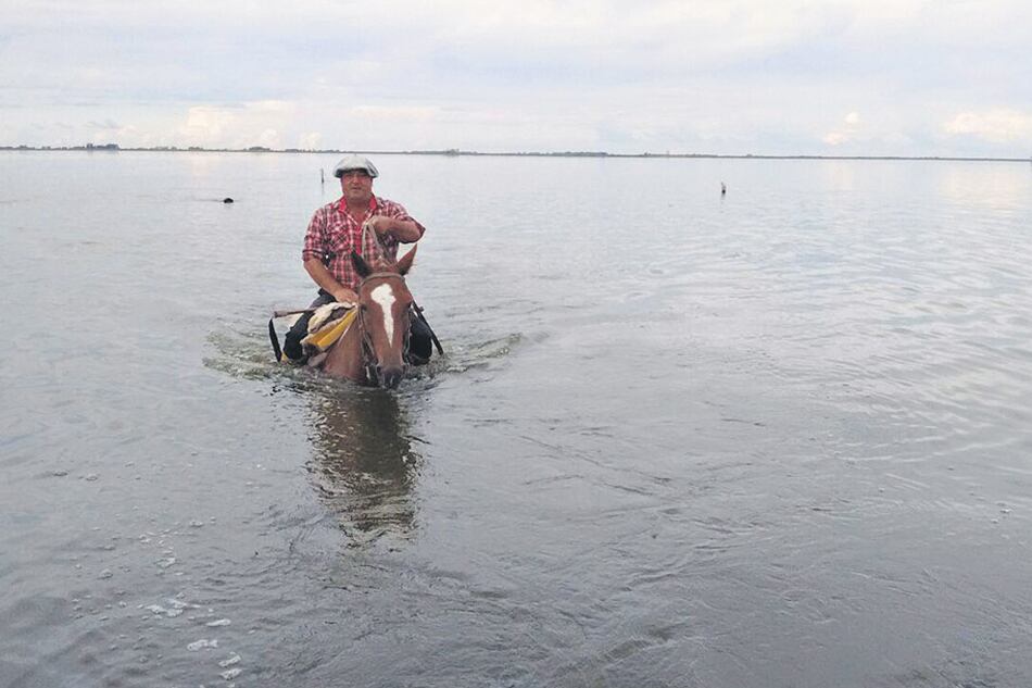 General Villegas ya lleva quince meses de emergencia y se espera más agua.