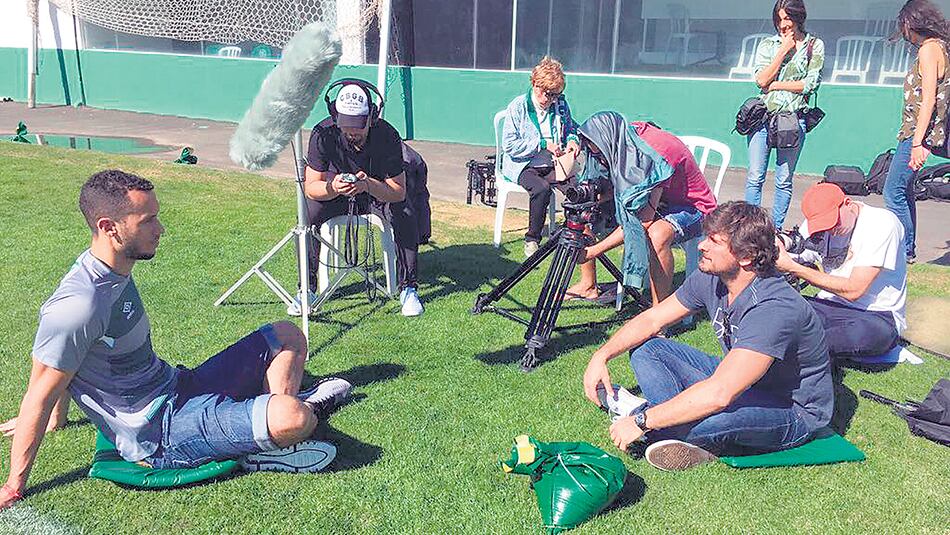 Escenas de la filmación de Por siempre Chape en el estadio de Chapecoense.