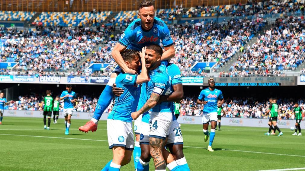 Todo Napoli celebra la goleada ante Sassuolo