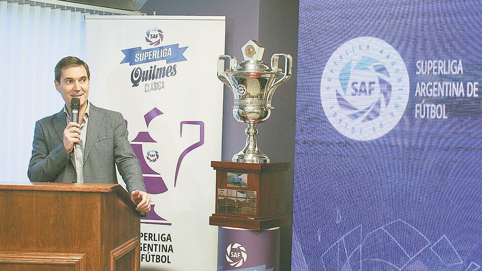 El CEO de la Superliga comenzó a intervenir de manera enérgica en la competencia.