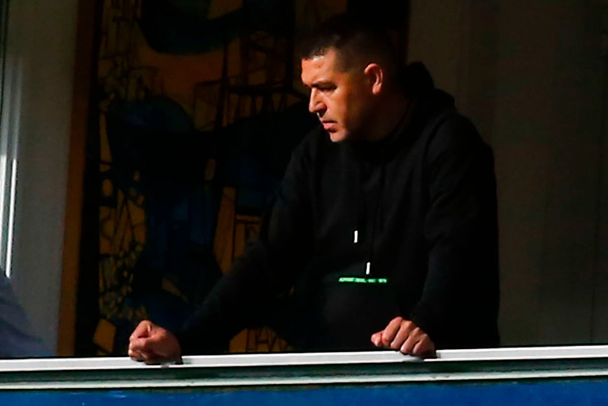 Riquelme, sigue apostando al futuro de Boca. 