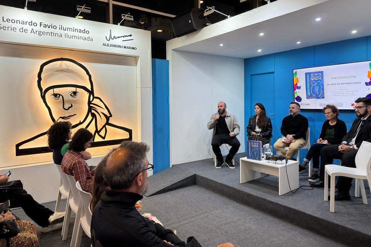 Marmo mandó en representación a un abejorro de metal a la Feria.