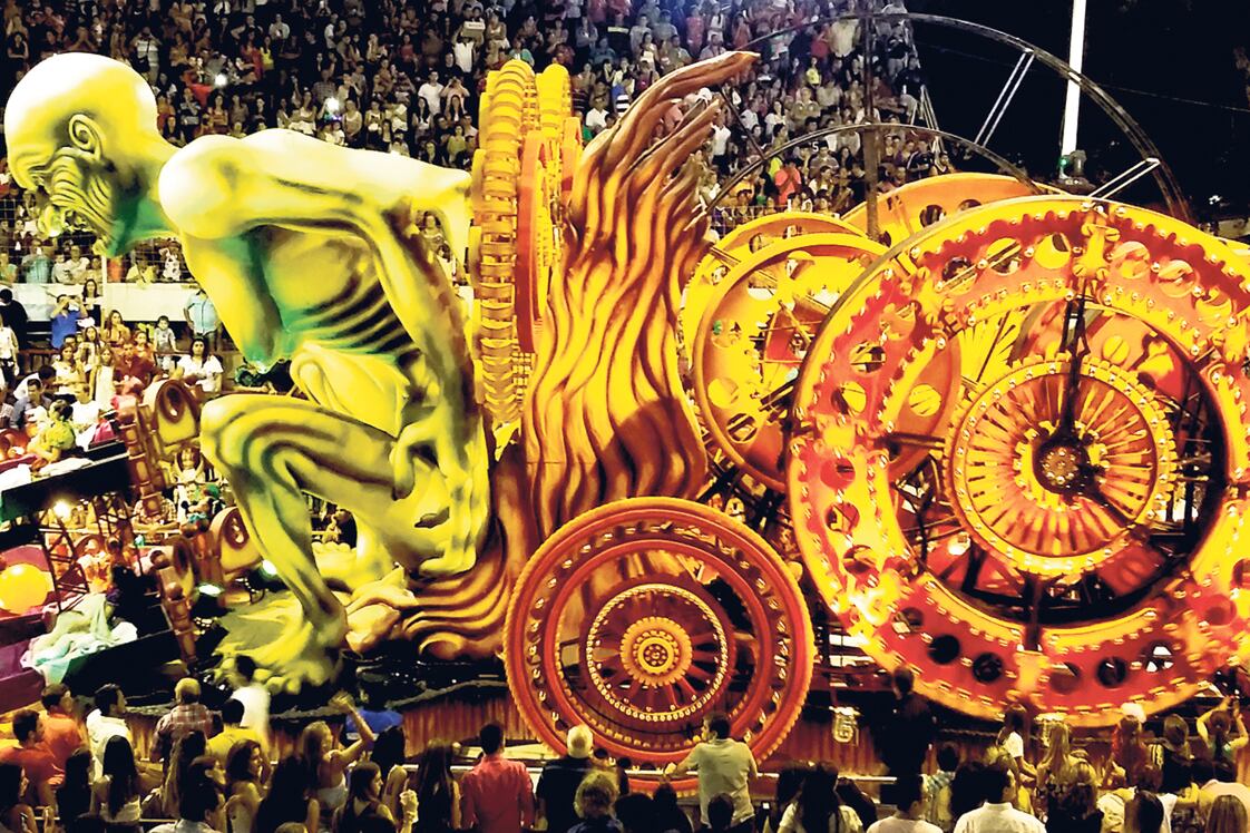 Marí Marí, 22 veces ganadora del principal premio del Carnaval de Gualeguaychú.