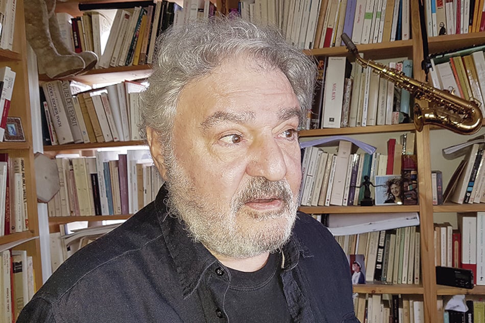 Dufour es autor del ensayo El delirio occidental y sus efectos actuales en la vida cotidiana: trabajo, amor y ocio.