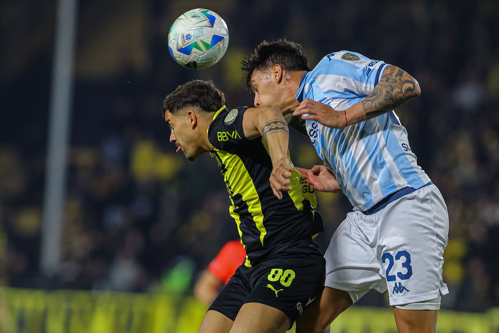 Nazareno Colombo lucha con David Terans