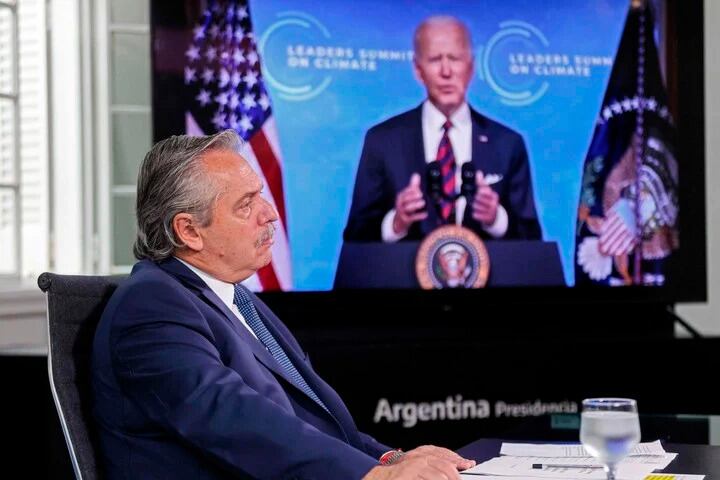 Biden se comprometió a duplicar para 2024 su ayuda a los países en desarrollo para enfrentar el cambio climático.