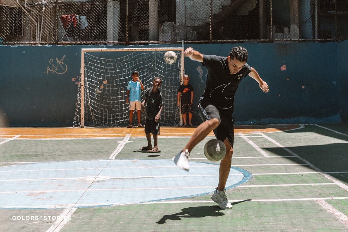 El tercer adelanto del próximo disco de Trueno, No Cap, llegó en la forma de sesión para la plataforma alemana Colors