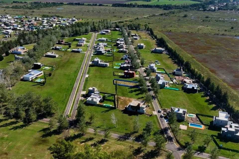 Martín Pullaro vive con su familia en un barrio privado en Piñero.