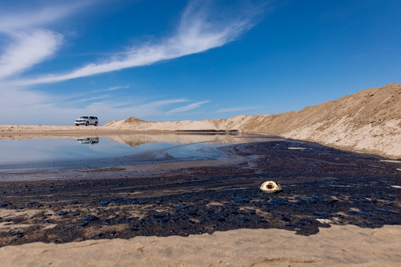 El derrame masivo de petróleo generó un impacto ambiental irreversible en California.