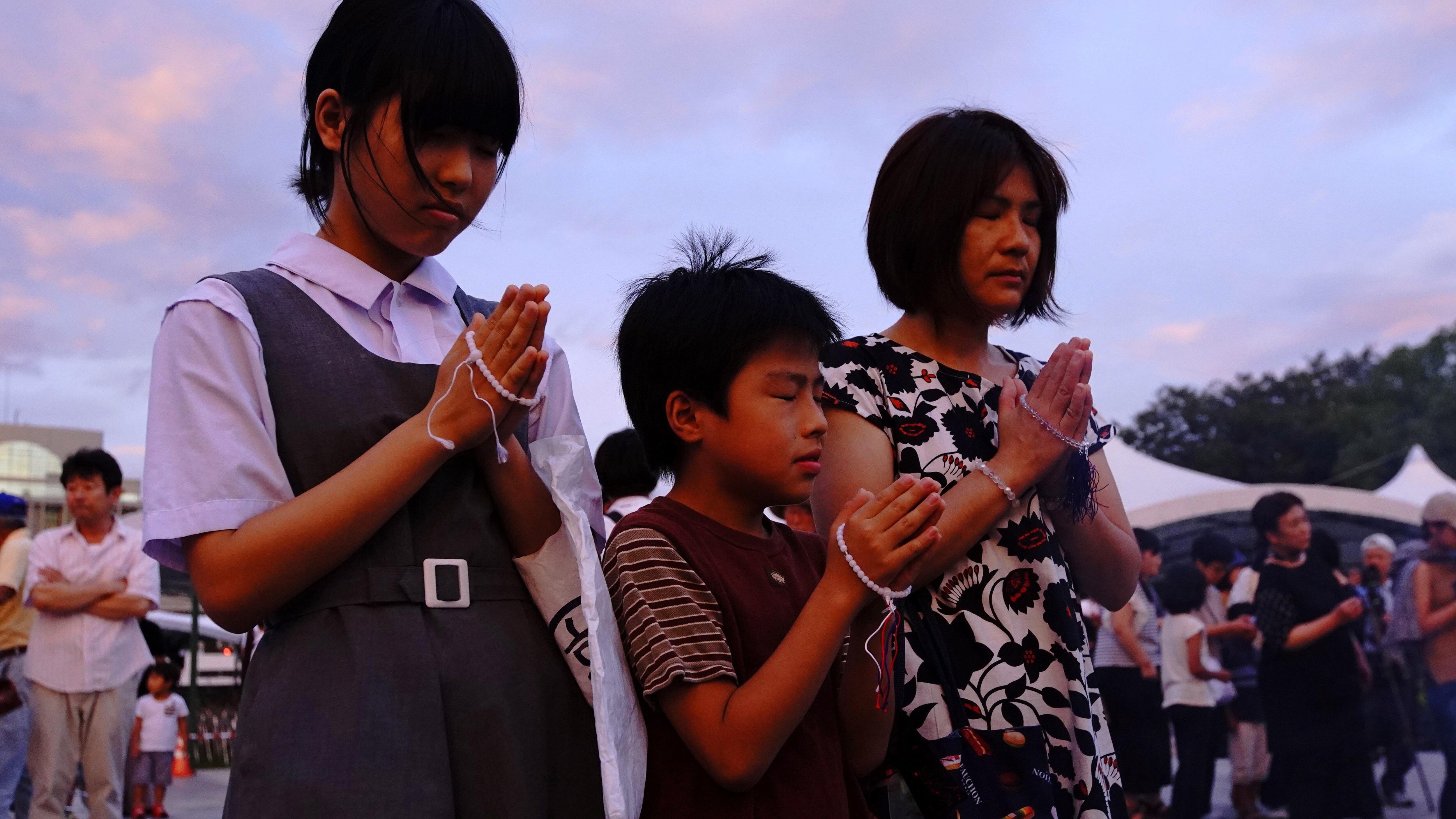 A las nuevas generaciones se les pidió no olvidar la tragedia atómica.