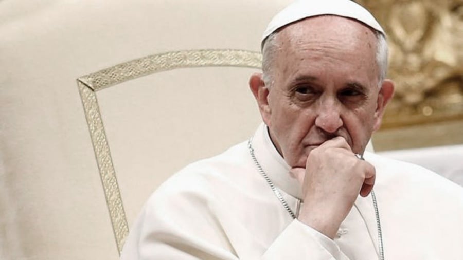 El Papa Francisco suspendió toda su agenda del viernes por un dolor en la rodilla.