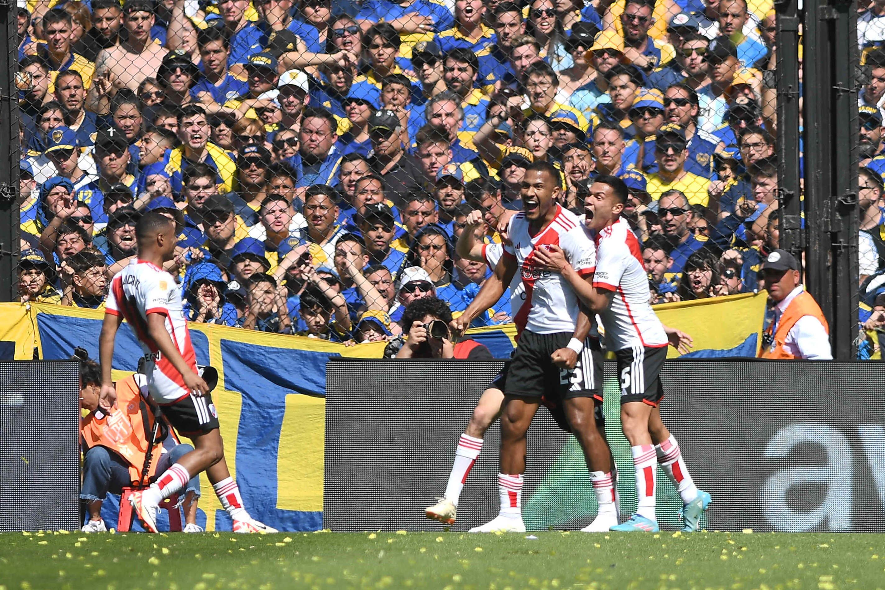 Salomón Rondón y Enzo Díaz anotaron los dos goles de la victoria de River en La Bombonera