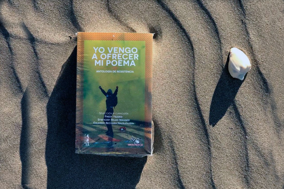 Más de trescientos poemas nacieron con el estallido social en Chile y Colombia.