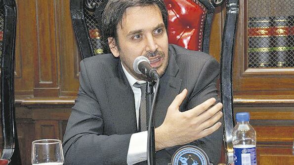 D’Alessio, de saco azul a la derecha, reunido con autoridades del Ministerio de Seguridad. Funcionarios consultados por este diario dijeron que podría tratarse de una reunión en el marco del G-20, en una sala de un edificio de Buenos Aires. La cartera de