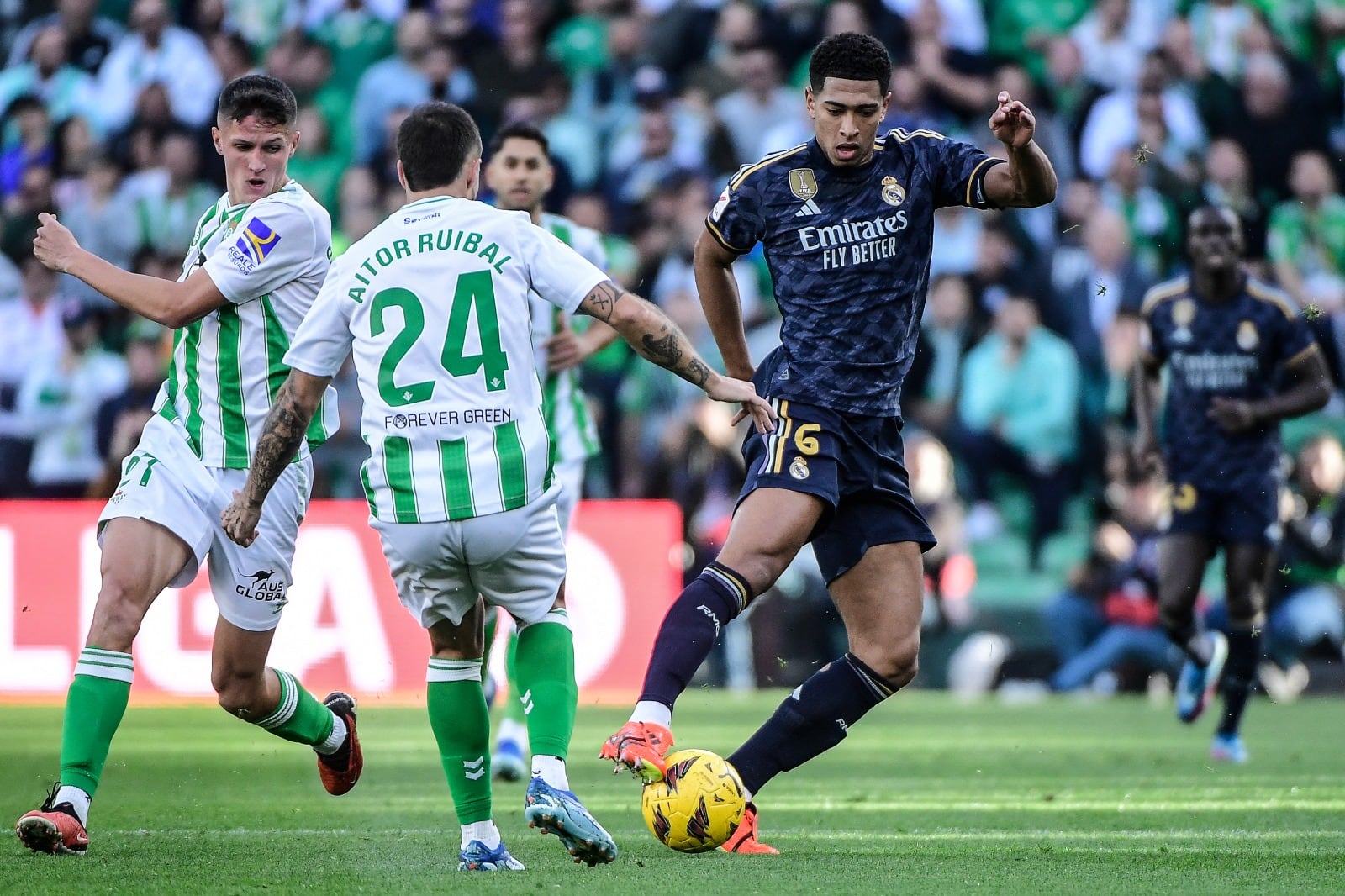 Bellingham y Ruibal, goleadores del partido
