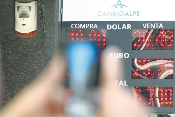 El Banco Central intentó justificar la mayor demanda de dólares.