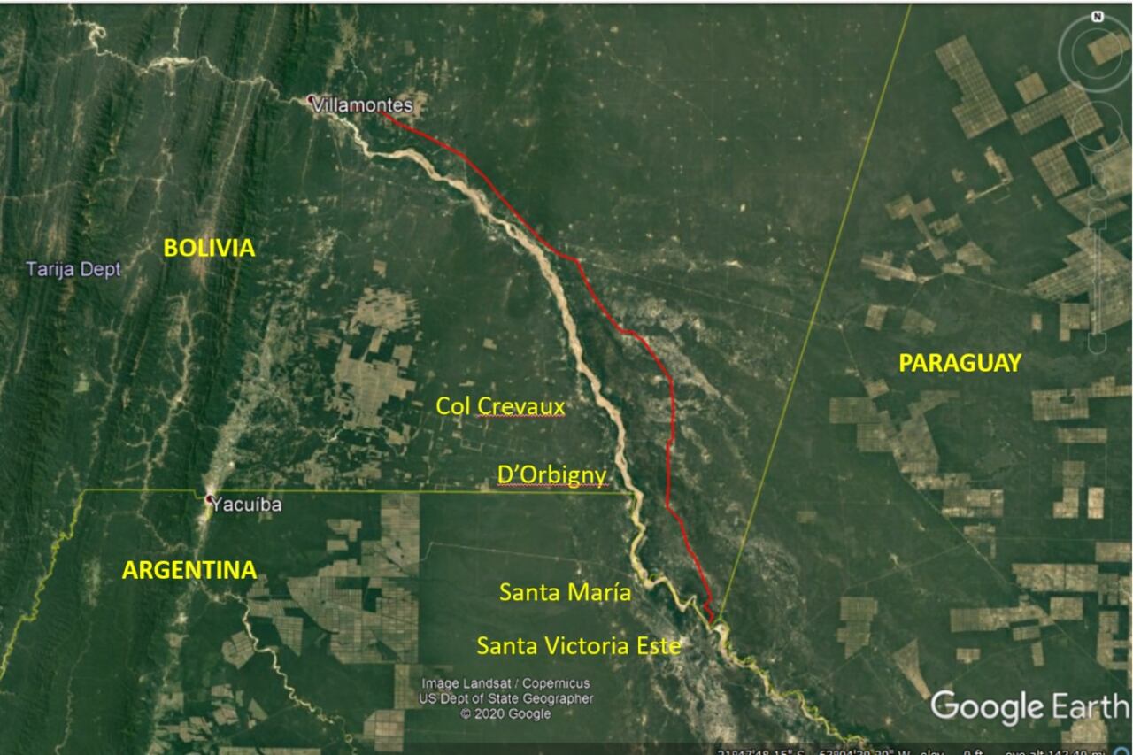 El camino marcado en rojo va a dar a la comunidad San Luis, cruzando el Pilcomayo