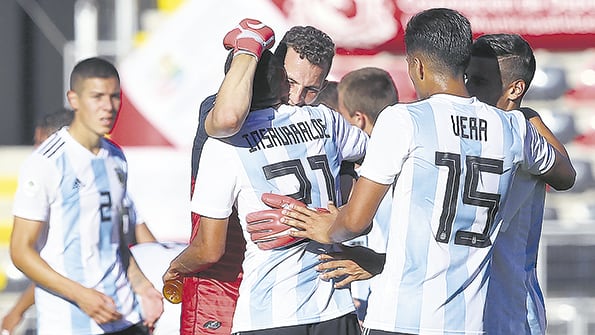 Los argentinos festejan la victoria y el pasaje al hexagonal final.