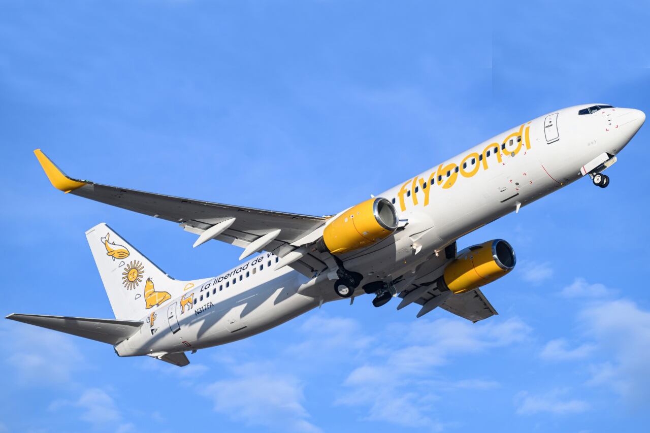 La aerolínea anunció la reprogramación de vuelos.