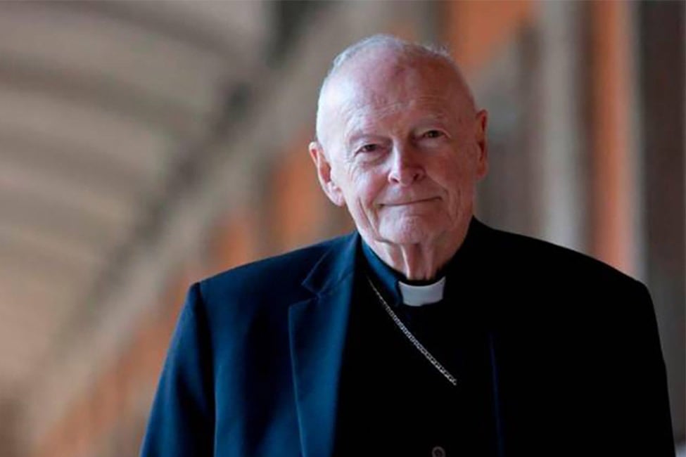 Monseñor Jeffrey Burrill.