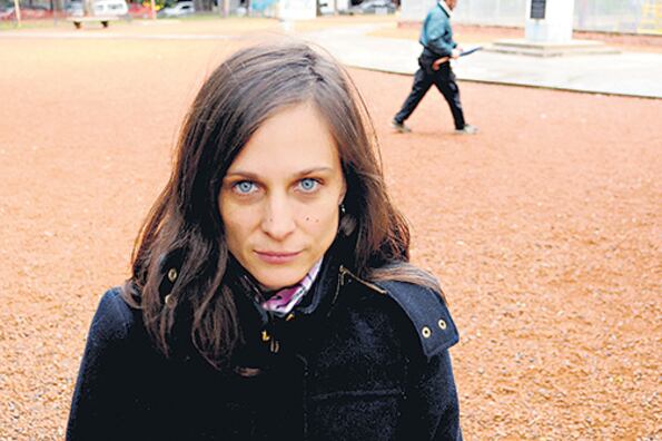 “Acá mi personaje intenta volver a circular como mujer, volver a ser ella después de haber sido mamá.”