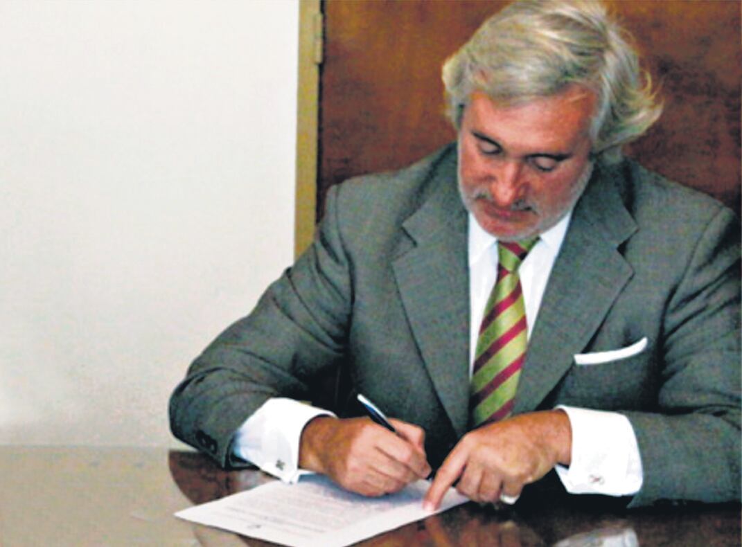 Ligado al Opus Dei, Conte Grand hoy es secretario Legal y Técnico de la gobernadora.