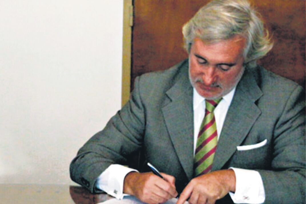 Ligado al Opus Dei, Conte Grand hoy es secretario Legal y Técnico de la gobernadora.