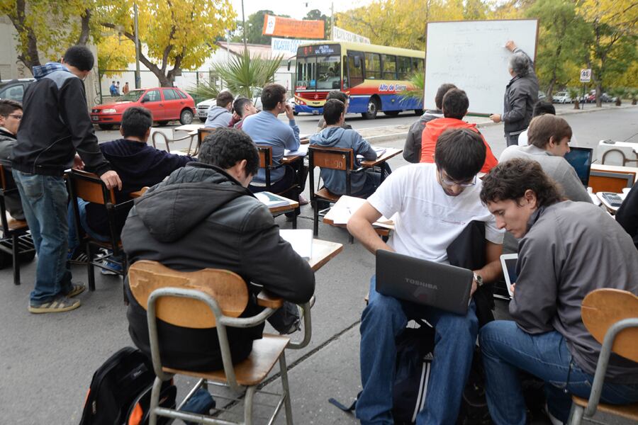 Sandra Torlucci, rectora de la UNA.