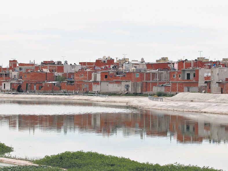 El crimen ocurrió al lado del lago Soldati; está detenido el hermano de un puntero del PRO.