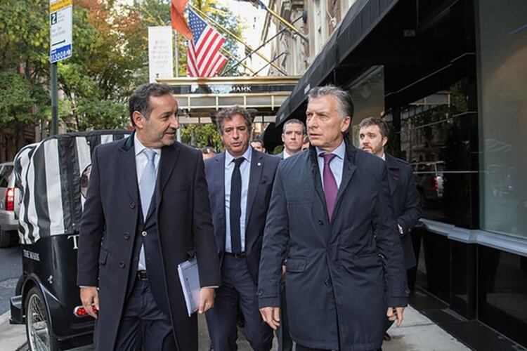 Fulvio Pompeo (izquierda) acompaña a Macri en sus viajes al exterior.