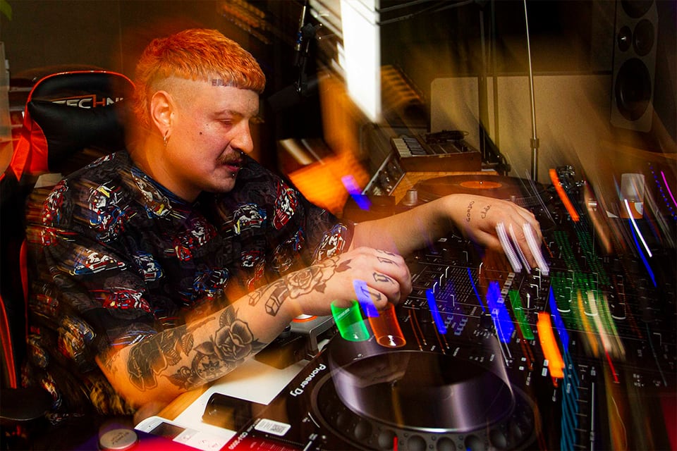 "Pasar de productor a artista genera un vértigo absoluto", confiesa Evlay.