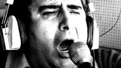 José María Muñoz en plena transmisión.