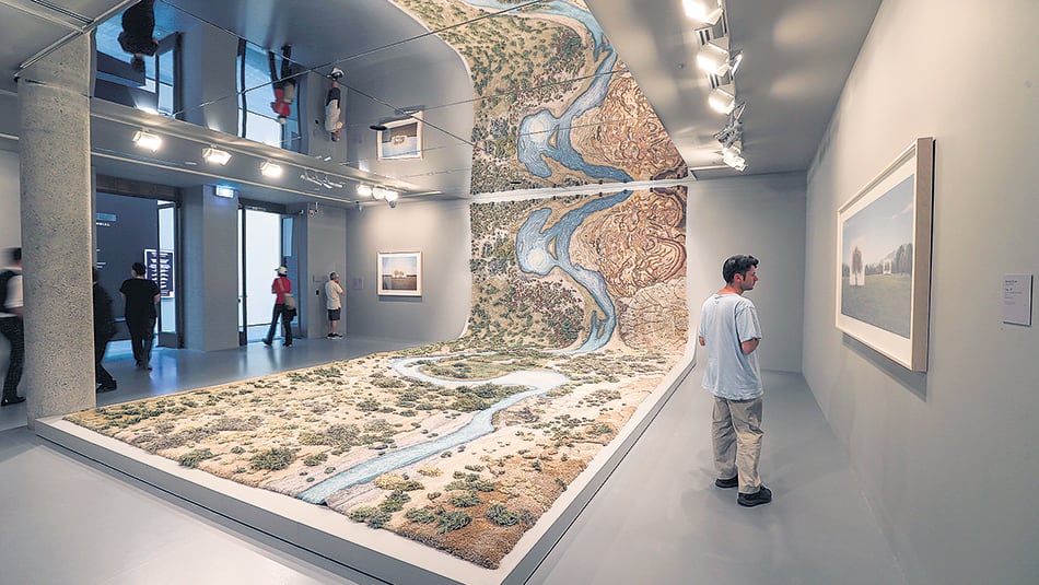 La alfombra tiene 10 metros de largo por casi 3,5 de ancho.