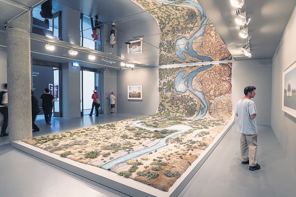 La alfombra tiene 10 metros de largo por casi 3,5 de ancho.