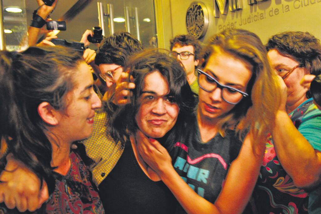 Las seis activistas permanecieron privadas de su libertad por más de 12 horas en la comisaría 9ª.