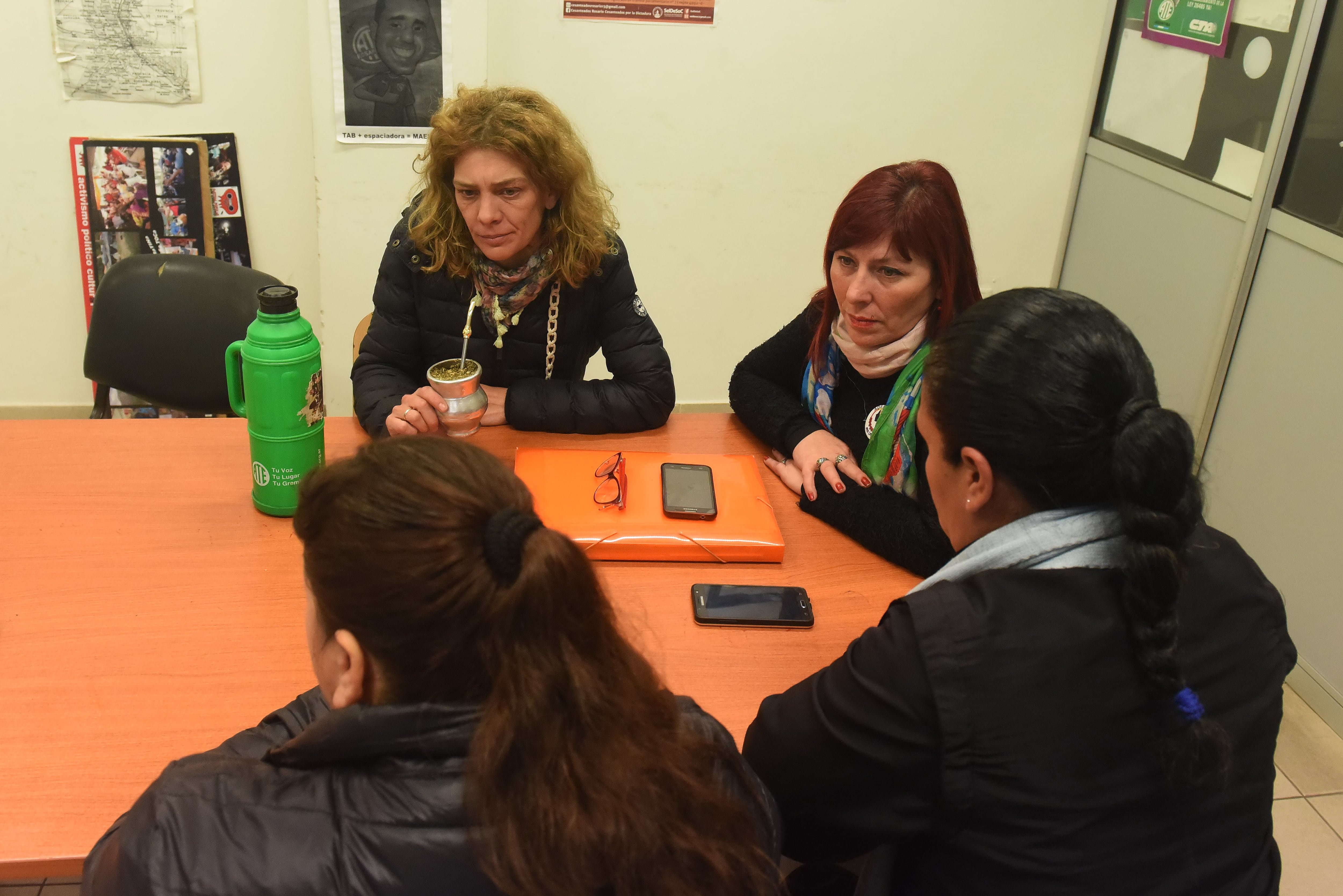 Las madres de dos chicos que pasaron por San Camilo pidieron respuestas oficiales.