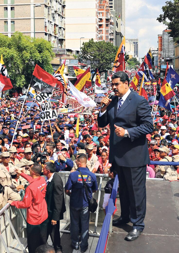 “Están desesperados... por acabar con la revolución”, dijo Maduro.