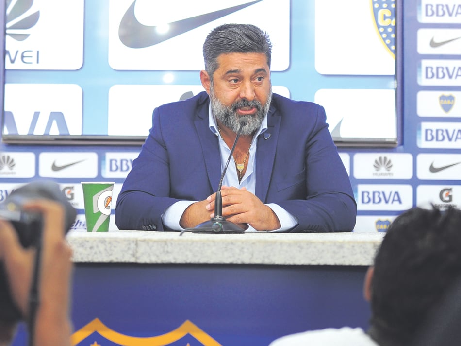 Angelici logró el respaldo de la AFA tras el veto sudamericano.