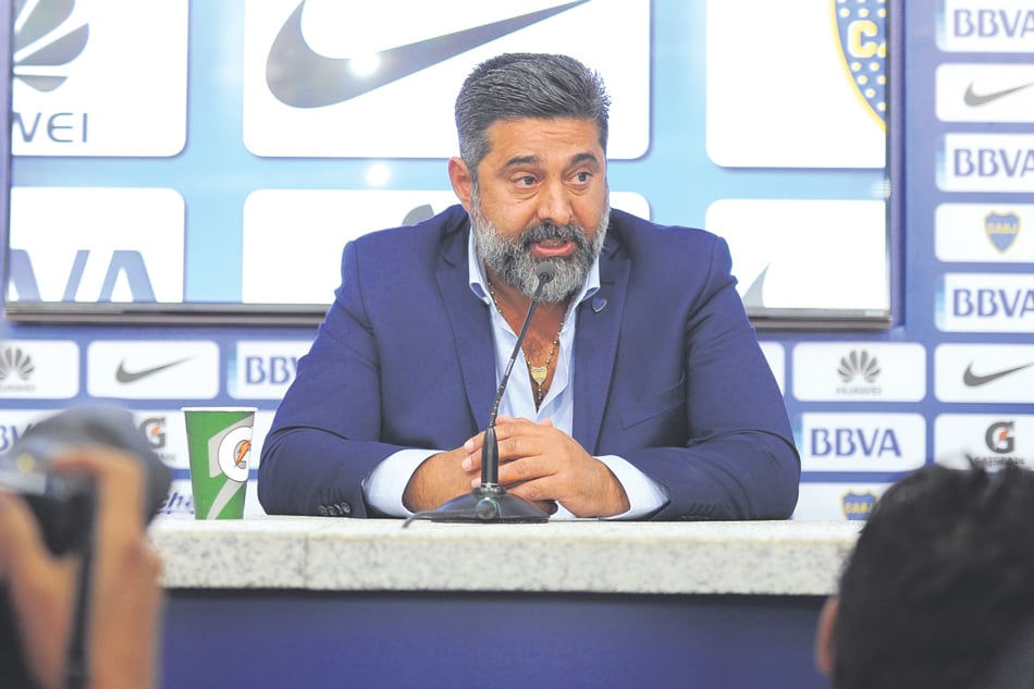Angelici manifestó preocupación por las escuchas y adjudicó su aparición a una lucha de intereses en el fútbol.