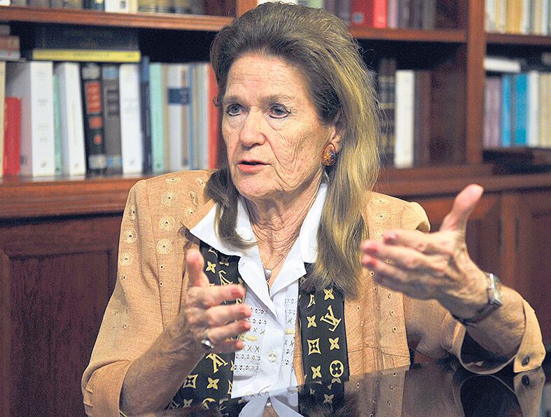 La jueza Elena Higthon presentó un amparo sobre el que debe expedirse el juez Enrique Lavié Pico.