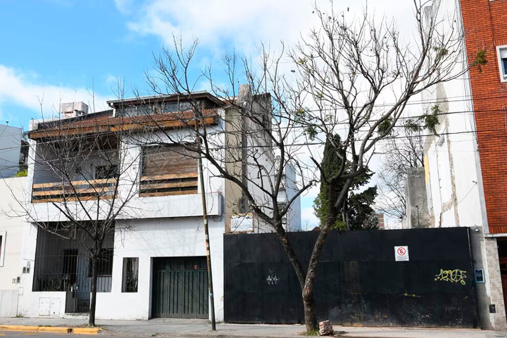 La casa donde apareció el cuerpo de Diego Fernández Lima.