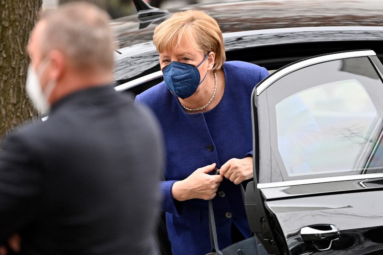 Angela Merkel alertó que las camas de terapia intensiva están saturadas por el aumento de contagios.