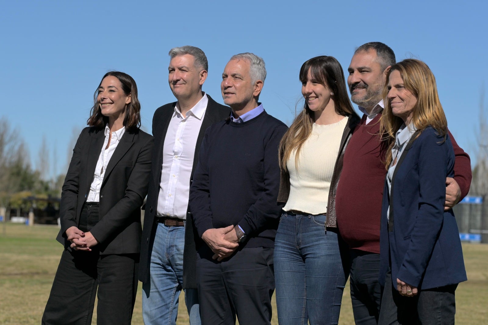 Alak junto a los candidatos de Fuerza Patria en La Plata.