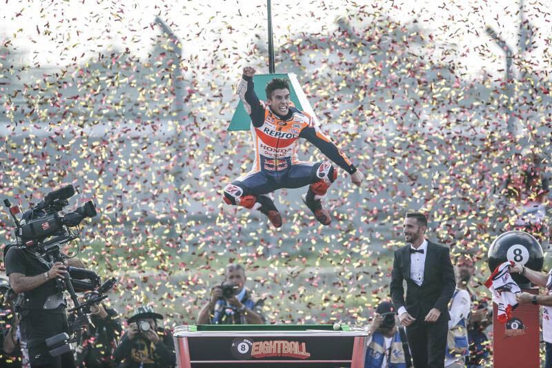Festejo de Márquez en Tailandia.