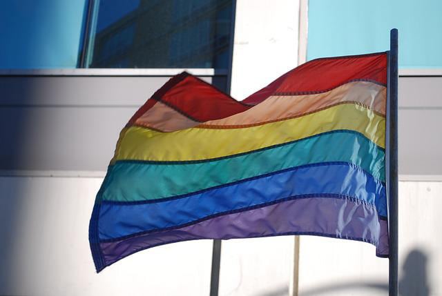 La bandera del arcoiris incluye a todos los colectivos / pixabay
