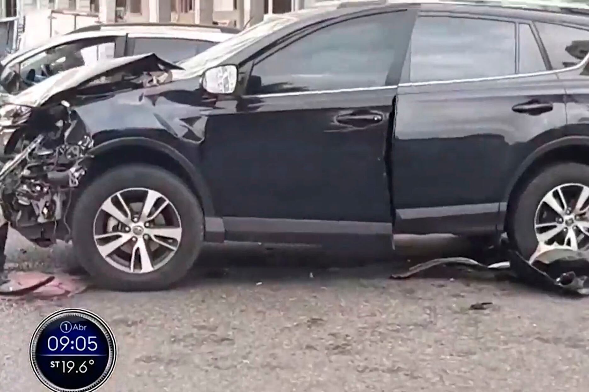 El estado de la camioneta de Campuzano marca que el impacto fue muy fuerte.