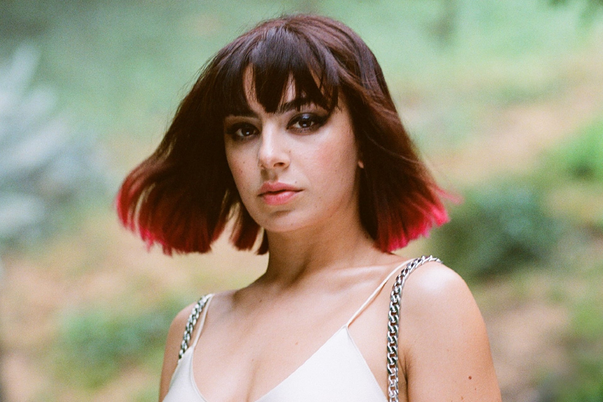 Desde 2013, la inglesa Charli XCX sacó tres discos, varios eps y mixtapes, cantidad de colaboraciones y hasta un reality musical.
