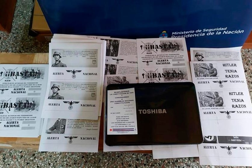Estos son los panfletos nazi que poseía en su casa el detenido de Patagones.